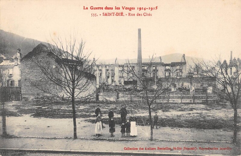 Carte postale ancienne Saint Die - Rue Des Cites