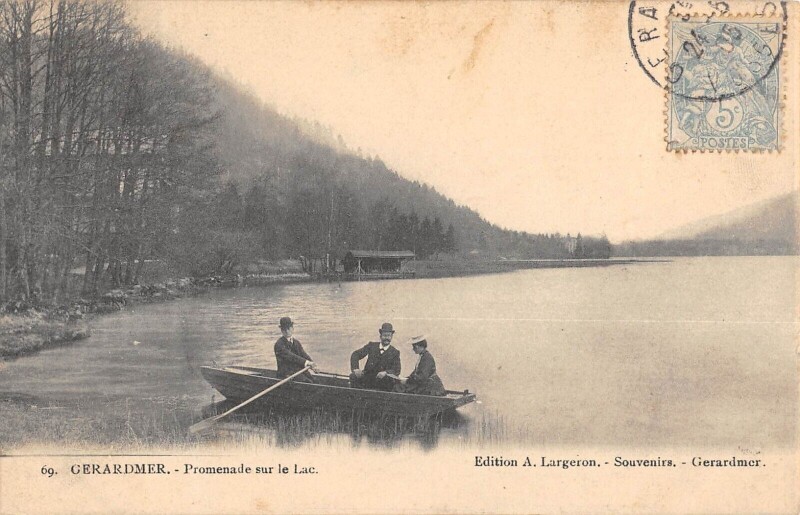 Carte postale ancienne Gerardmer - Promenade Sur Le Lac à Gérardmer