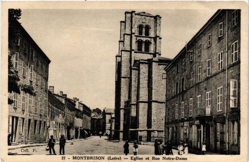Carte postale ancienne Montbrison - Eglise et Rue N.-D. à Montbrison