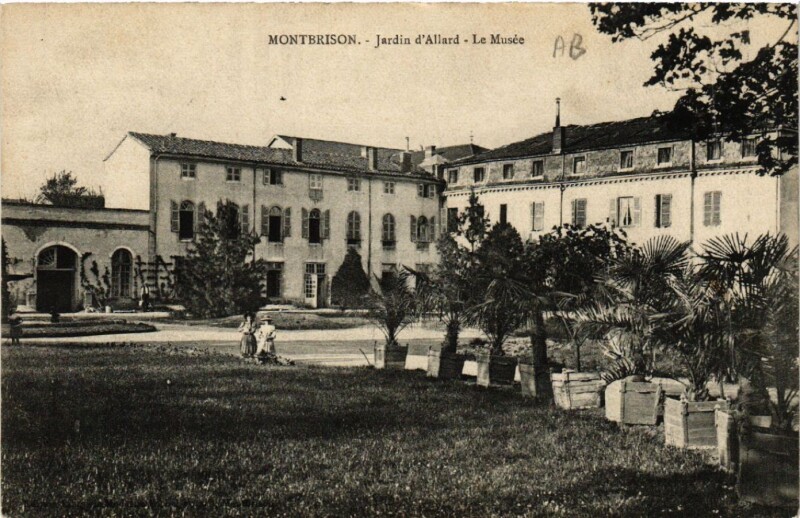 Carte postale ancienne Montbrison - Jardin d'Allard - Le Musée à Montbrison