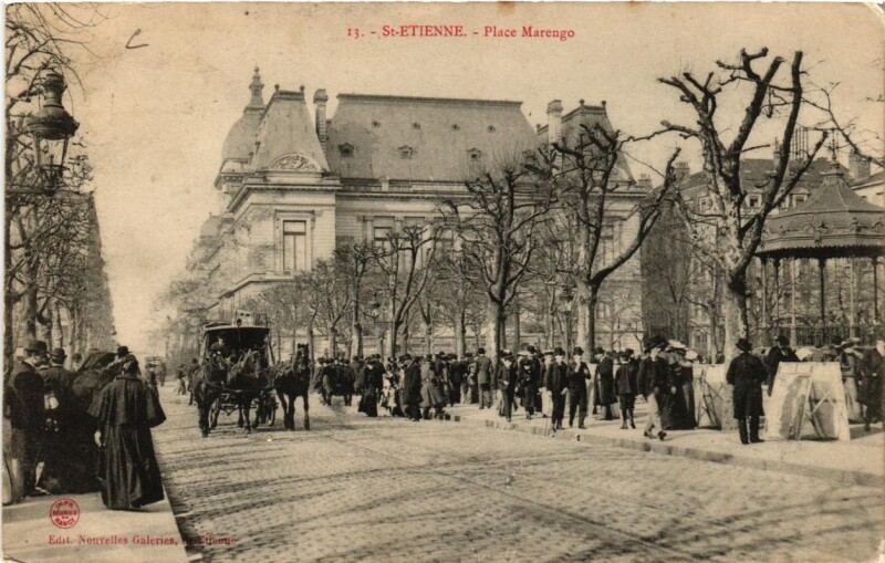 Carte postale ancienne Saint-Etienne Place Marengo