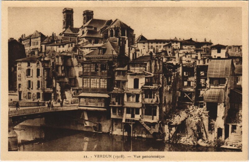 Carte postale ancienne Verdun (1918) Vue panoramique à Verdun