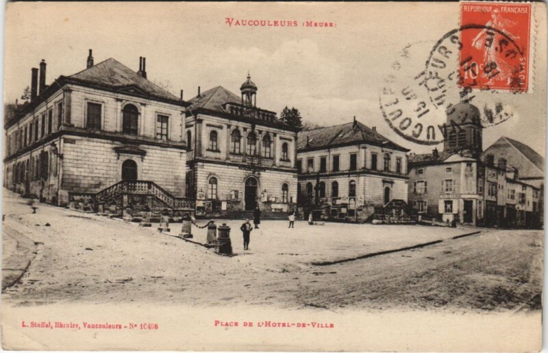 Carte postale ancienne Vaucouleurs Place de l'Hotel de Ville à Vaucouleurs