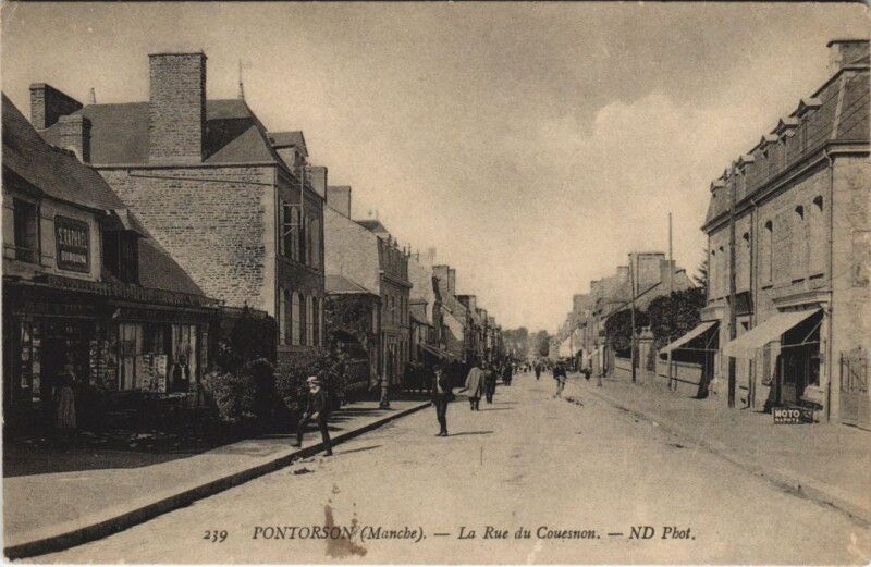Carte postale ancienne Pontorson La Rue de Couesmon Nd à Pontorson