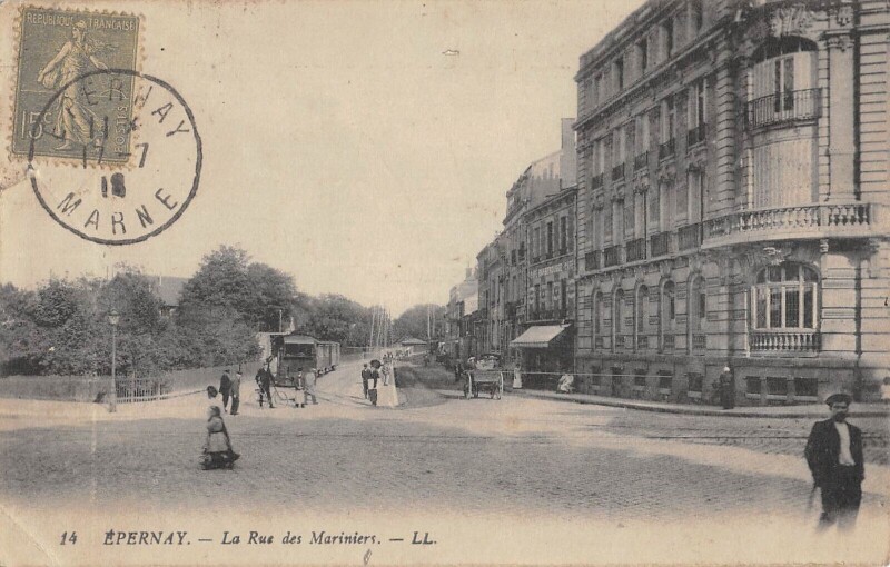 Carte postale ancienne Epernay - La Rue Des Mariniers à Épernay