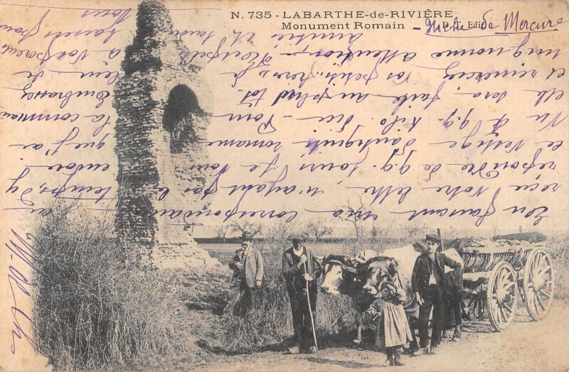 Carte postale ancienne Labarthe De Riviere - Monument Romain - Vaches