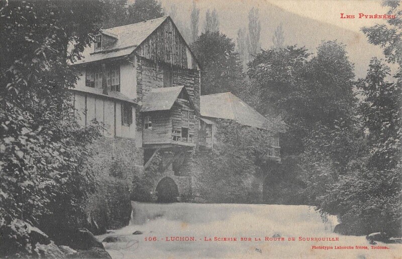 Carte postale ancienne Luchon - La Scierie Sur La Route De Sourrouille