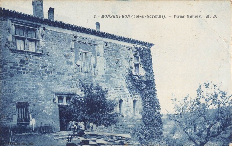Carte postale ancienne Monsempron - Vieux Manoir