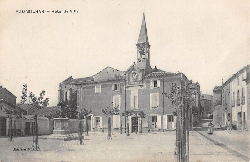 Carte postale ancienne Maureilhan - Hotel De Ville à Maureilhan