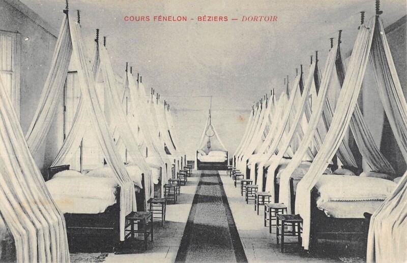Carte postale ancienne Beziers - Cours Fenelon - Dortoir à Béziers