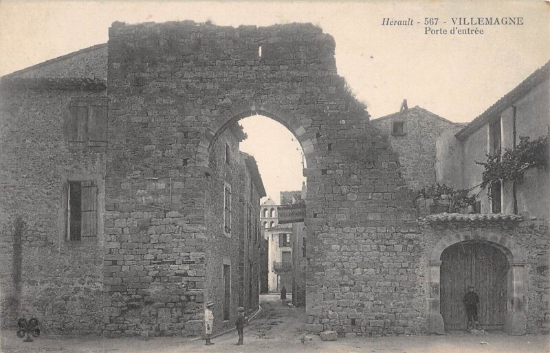 Carte postale ancienne Villemagne - Porte D'Entree