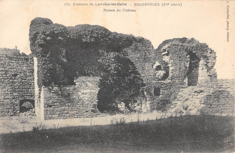 Carte postale ancienne Boussagues - Ruines Du Chateau
