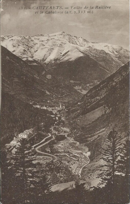 Carte postale ancienne Vallée de la Raillère et le Cabaliros à Cauterets