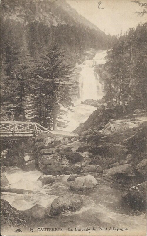 Carte postale ancienne La Cascade du Pont d'Espagne à Cauterets