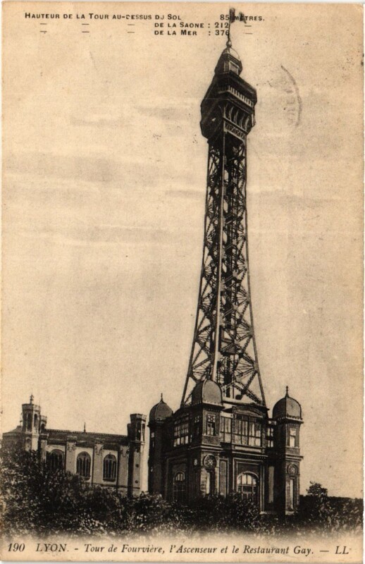 Carte postale ancienne Hauteur de la Tour au DEssus