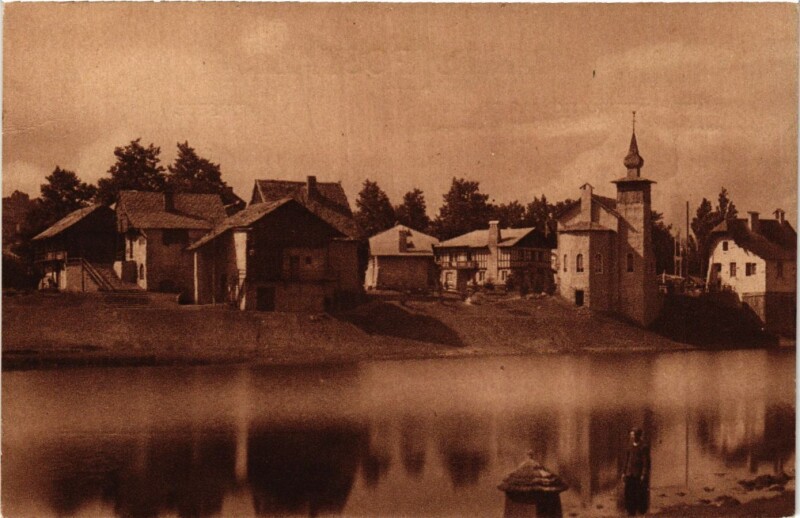 Carte postale ancienne Le Village vu du Lac