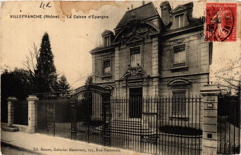 Carte postale ancienne Villefranche - La Caisse d'Epargne