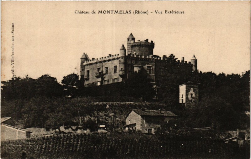 Carte postale ancienne Chateau de Montmelas - Vue Extérieure