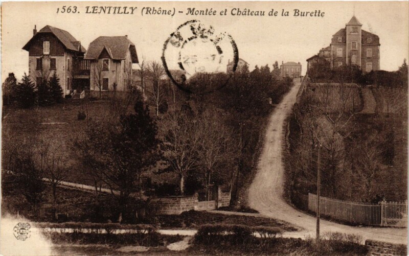 Carte postale ancienne Lentilly - Montée et chateau de la Burette à Lentilly
