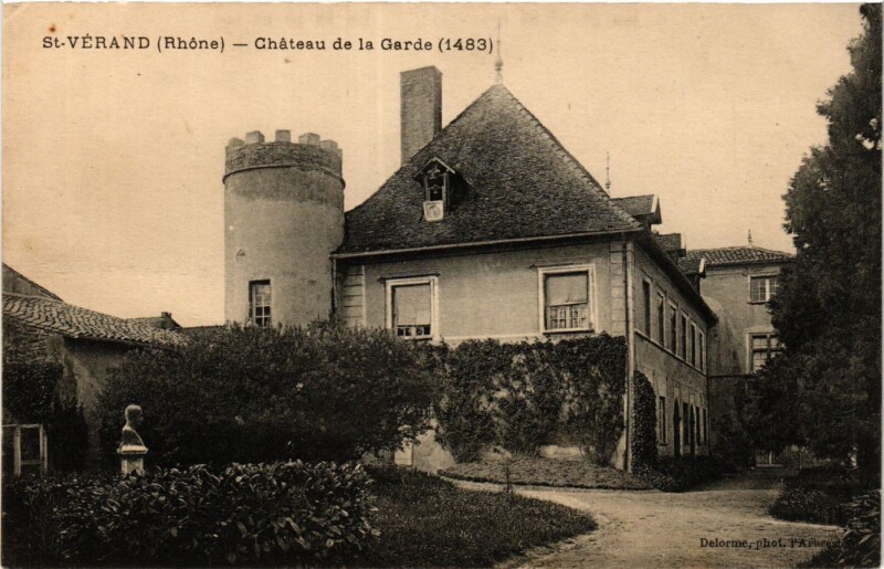 Carte postale ancienne Saint-Verand - Chateau de la Garde à Saint-Vérand