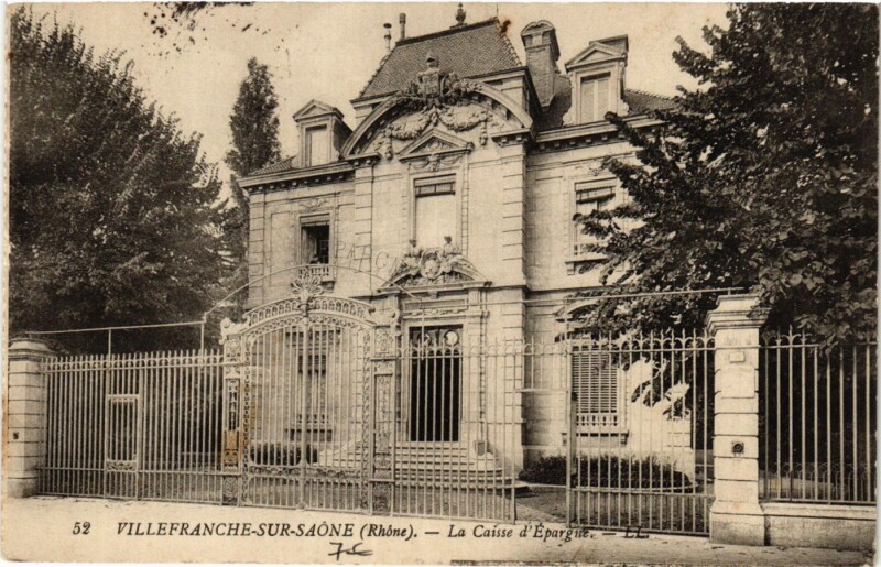 Carte postale ancienne Villefranche surSAONE - La Caisse d'Epargne