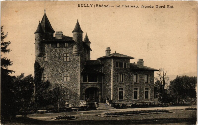 Carte postale ancienne Bully - Le Chateau facade Nord-Est à Bully