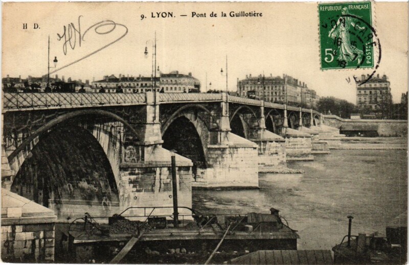 Carte postale ancienne Lyon - Pont de la Guillotiere à Lyon