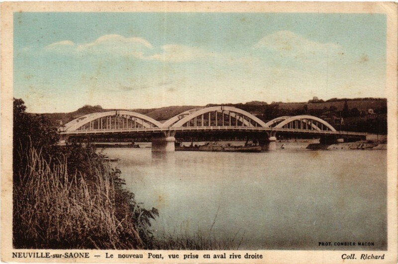 Carte postale ancienne Neuville-sur-Saone - Le nouveau Pont vue prise en aval rive droite à Neuville-sur-Saône