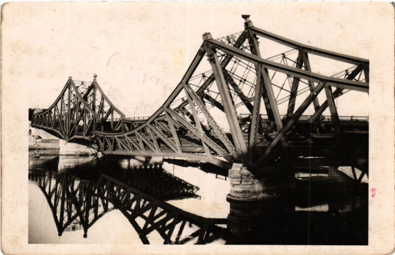 Carte postale ancienne Un Souvenir du Pont de Chemin de fer