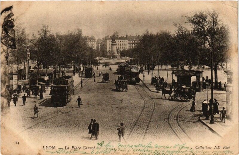 Carte postale ancienne Lyon - La Place Carnot à Lyon