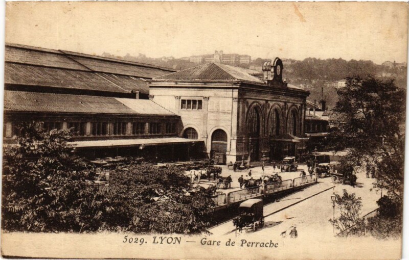 Carte postale ancienne Lyon - Gare de Perrache à Lyon