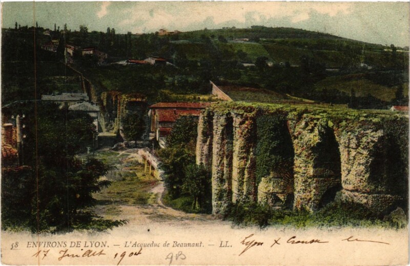 Carte postale ancienne Env. de Lyon L'Aqueduc de Beaunant