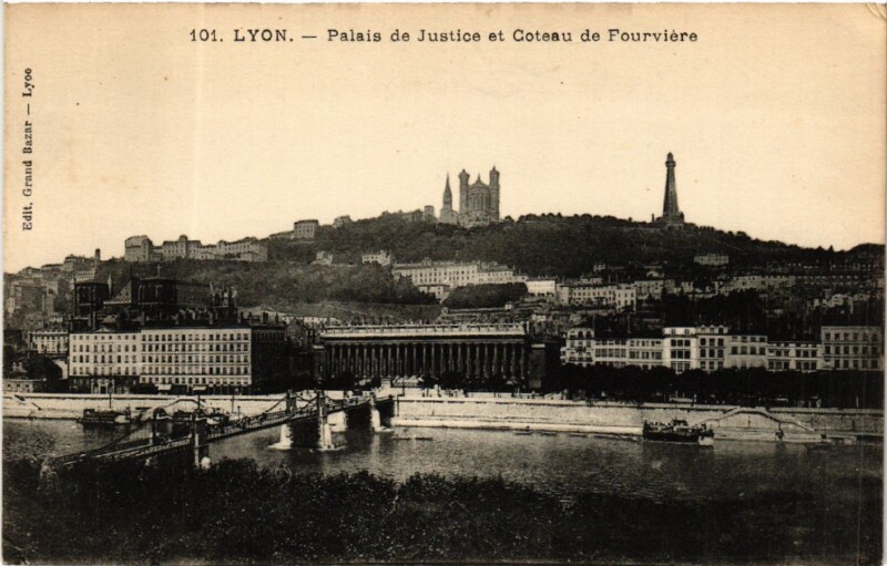 Carte postale ancienne Lyon Palais de Justice et Coteau de Fourviere