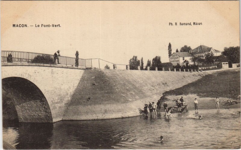 Carte postale ancienne Macon Le Pont Vert France