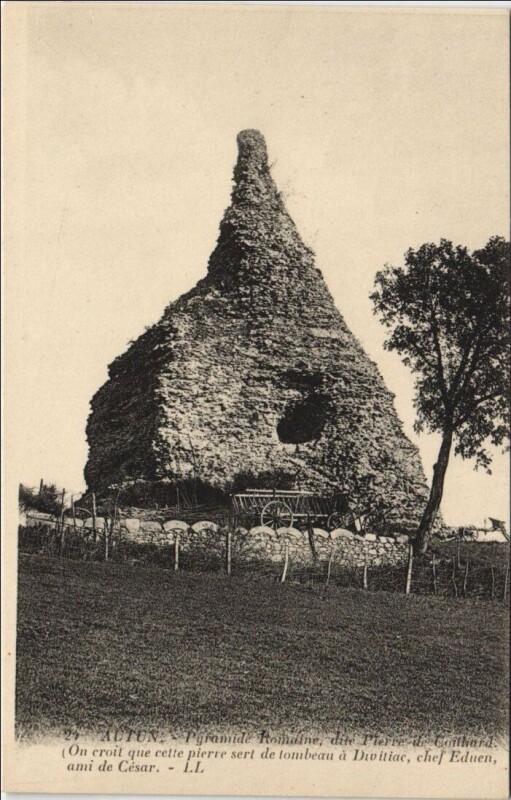 Carte postale ancienne Autun Pyramide Romaine France à Autun
