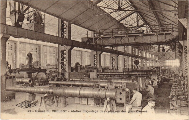 Carte postale ancienne Le Creusot Atelier d'ajustage des culasses France au Creusot