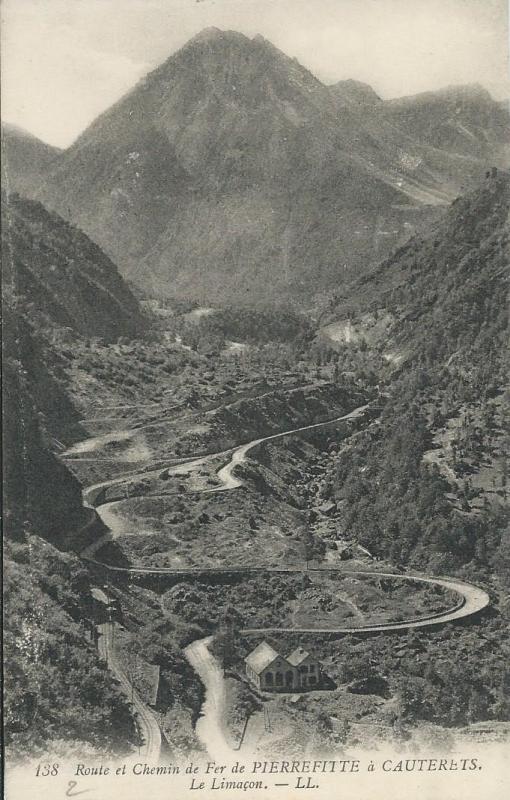 Carte postale ancienne Route et chemin de Fer de Pierrefitte à Cauterets – Le Limaçon à Cauterets