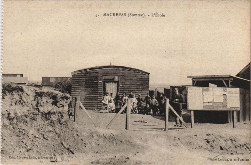 Carte postale ancienne Guerre Maurepas Ecole à Maurepas