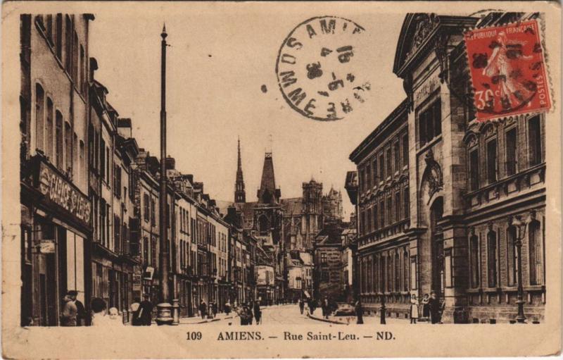 Carte postale ancienne Amiens Rue Saint-Leu à Amiens