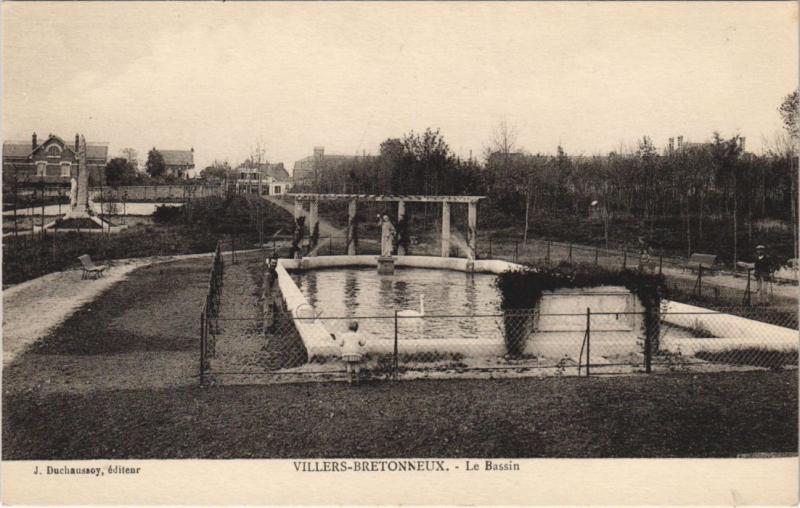 Carte postale ancienne Villers-Bretonneux Le Bassin à Villers-Bretonneux