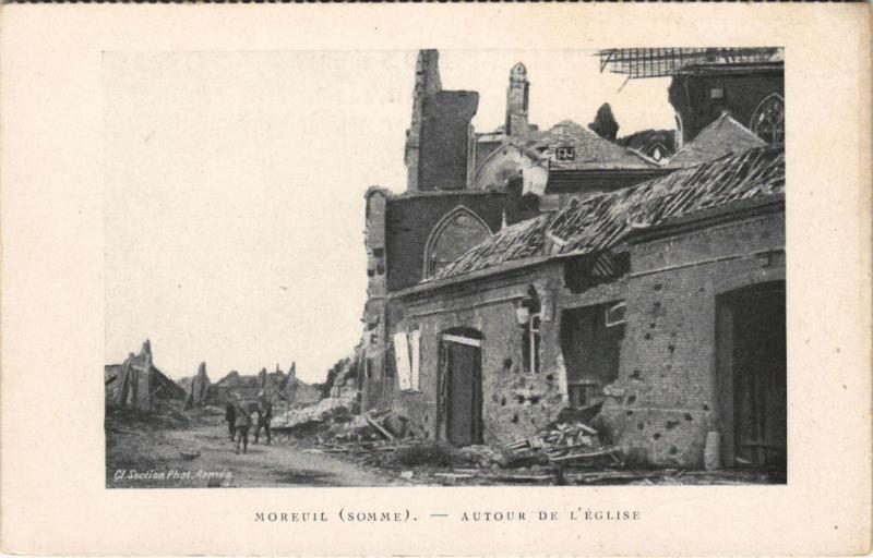 Carte postale ancienne Guerre Moreuil Aoutour de l'Eglise à Moreuil