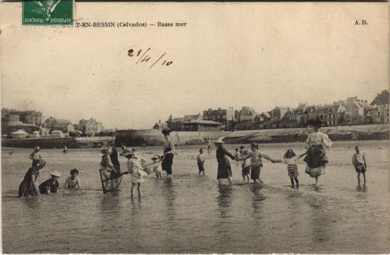 Carte postale ancienne Port-en-Bessin Basse Mer