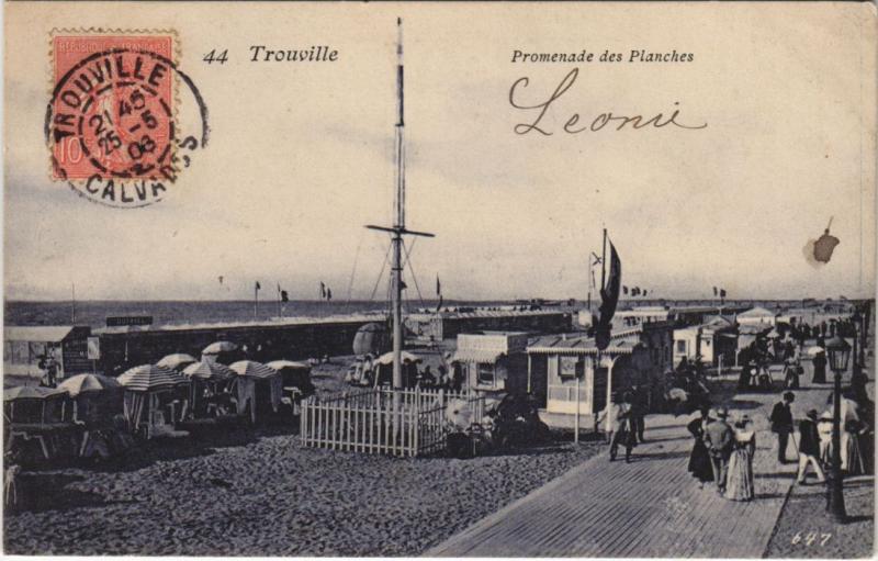 Carte postale ancienne Trouville Promenade des Planches