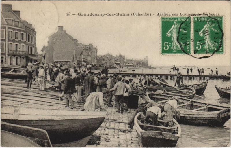Carte postale ancienne Grandcamp-les-Bains Arrivee des Barques
