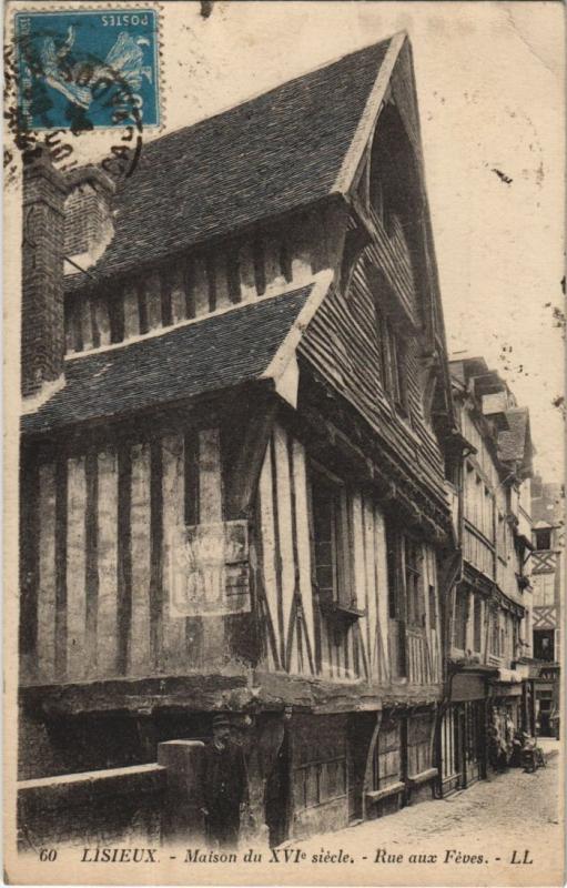Carte postale ancienne Lisieux Maison du Xvi. Siecle - Rue aux Fevres à Lisieux