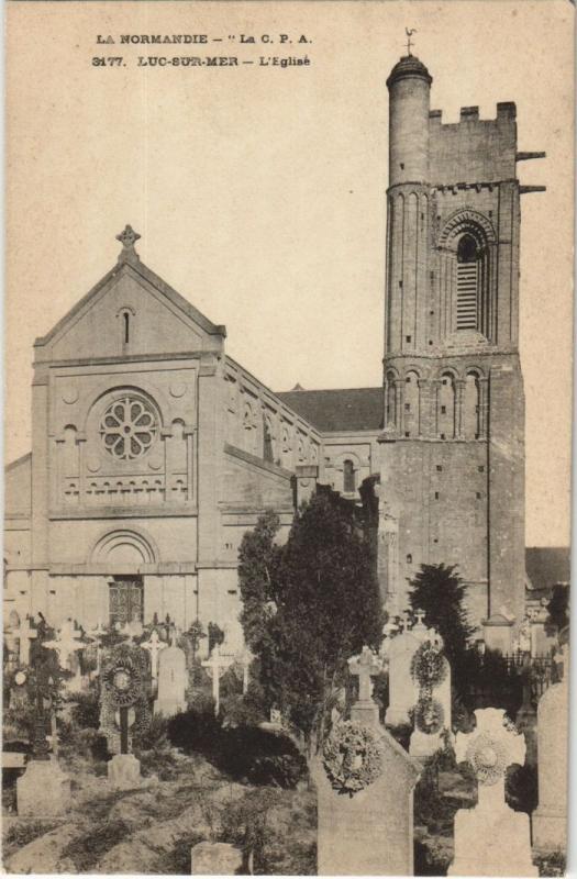 Carte postale ancienne Luc-sur-Mer L'Eglise à Luc-sur-Mer