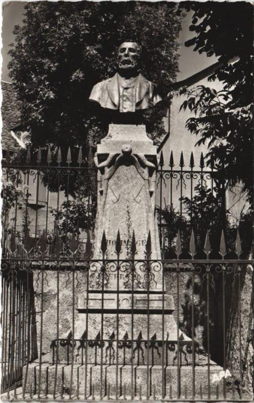 Carte postale ancienne Nasbinals Statue de Pierrounet France à Nasbinals