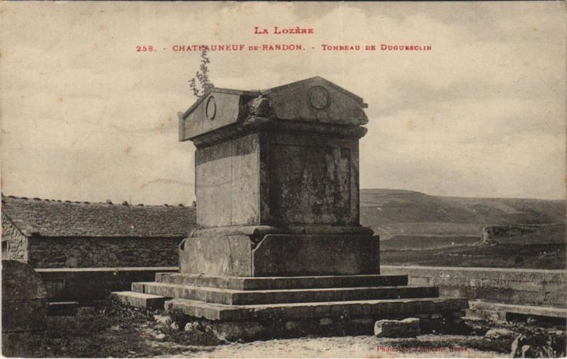 Carte postale ancienne Chateauneuf de Randon Tombeau de Duguesclin France