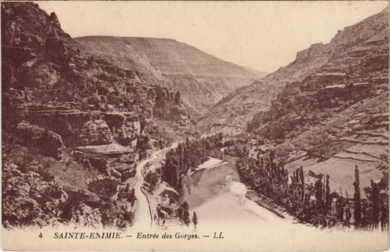Carte postale ancienne Ste Enimie Entree des Gorges France