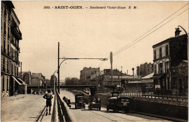 Carte postale ancienne Saint-Ouen Boulevard Victor-Hugo.